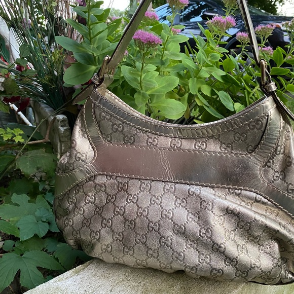 Gorgeous Authentic Gucci Guccissima Queen Bag - Picture 7 of 12